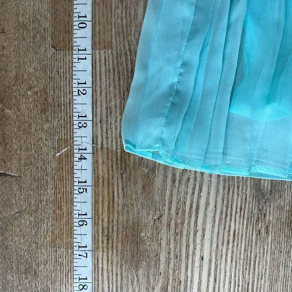 NWT Aeropostale Light Turquoise blue Pleated Mini Skirt Medium chiffon - Picture 4 of 4